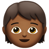 infante: tono de piel oscuro medio