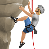 persona escalando: tono de piel claro medio