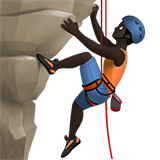 hombre escalando: tono de piel oscuro