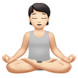 persona en posición de loto: tono de piel claro