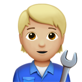 profesional de la mecánica: tono de piel claro medio