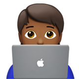 profesional de la tecnología: tono de piel oscuro medio