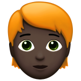 persona adulta: tono de piel oscuro y pelo pelirrojo