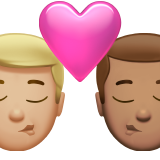 beso: hombre, hombre, tono de piel claro medio, tono de piel medio