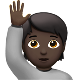 persona con la mano levantada: tono de piel oscuro