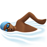 hombre nadando: tono de piel oscuro medio