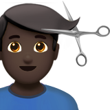 hombre cortándose el pelo: tono de piel oscuro