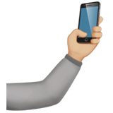 selfi: tono de piel claro medio