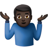 hombre encogido de hombros: tono de piel oscuro