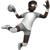 persona jugando al balonmano: tono de piel oscuro